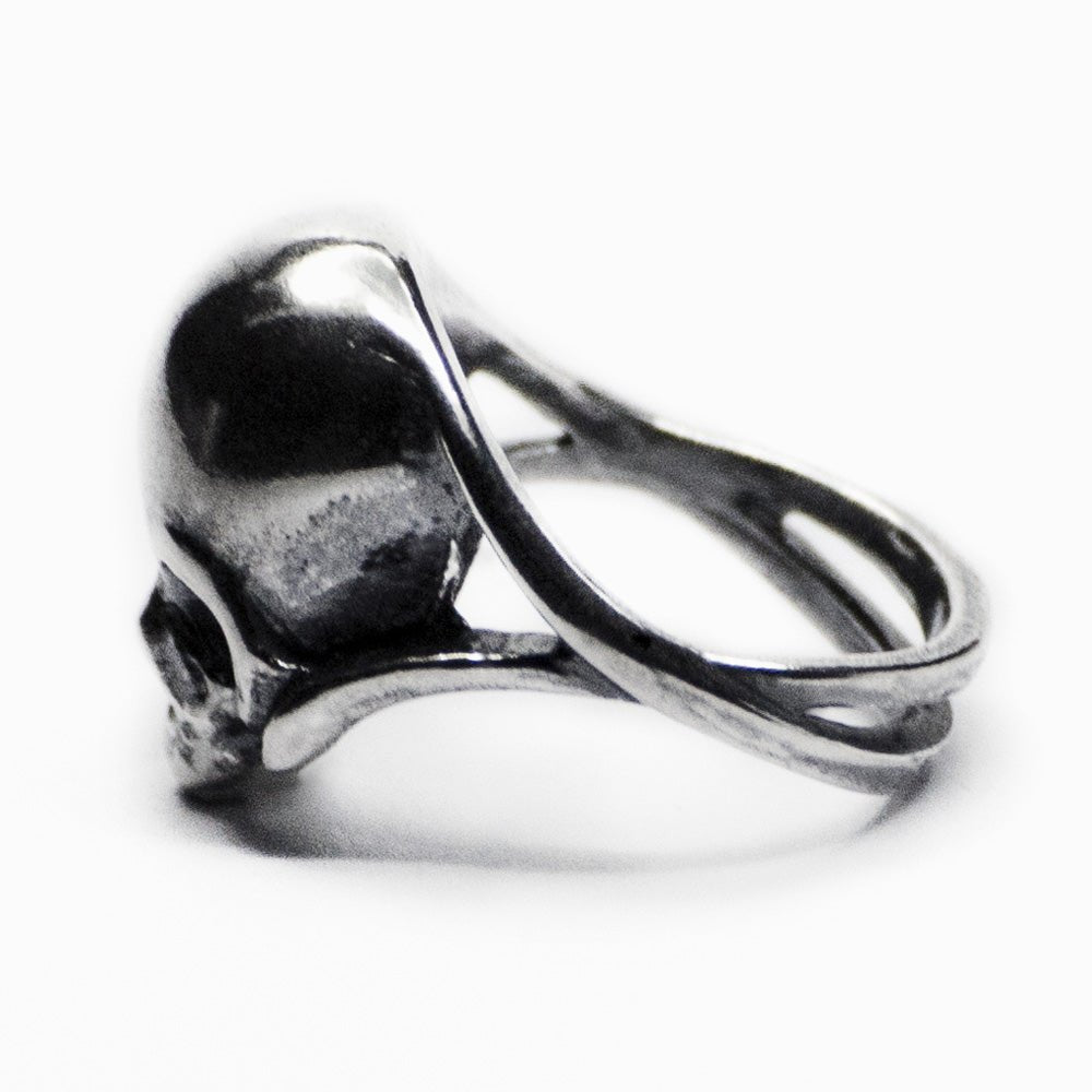 SILVER SKULL RING - Macabre Gadgets Store